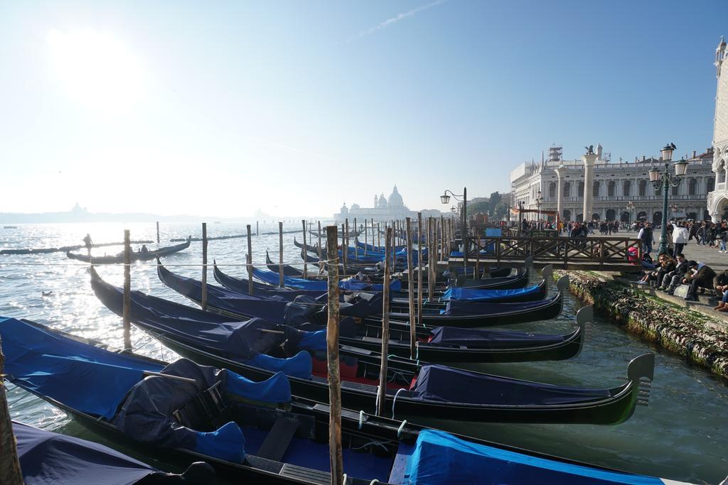Bed and Breakfast Casa Colleoni Венеция Экстерьер фото